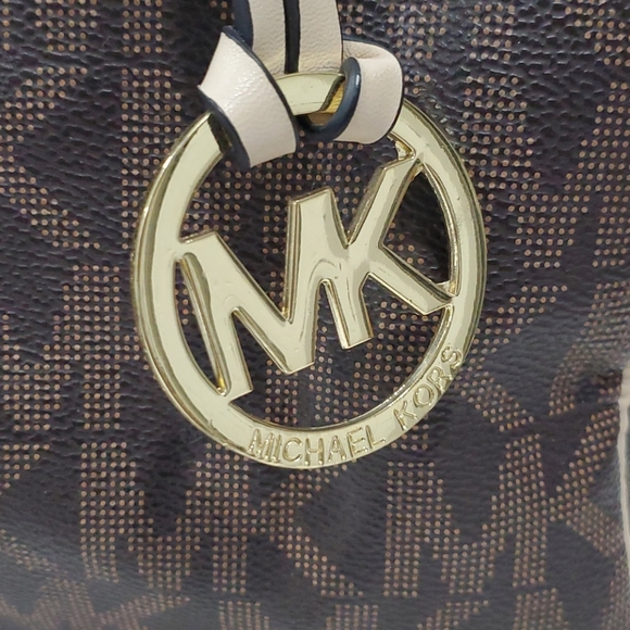 Michael Kors Signature Bowling Pocketbook - Picture 2 of 10